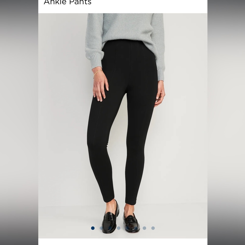 Extra High-Waisted Stevie Skinny Ankle Pants in black